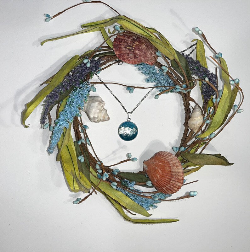 The World is Yours (necklace)